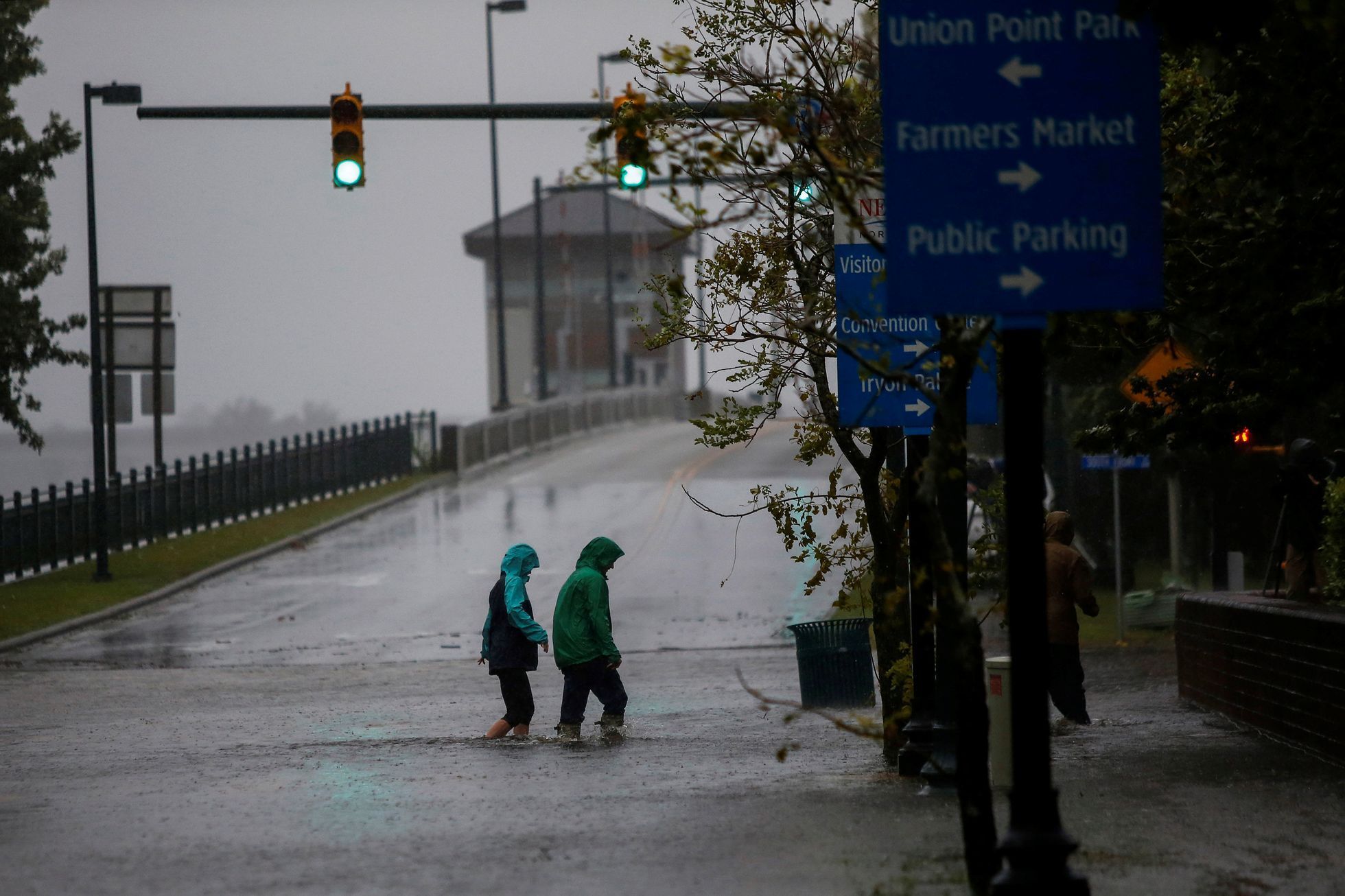 Hurikán Florence se blíží k východnímu pobřeží USA