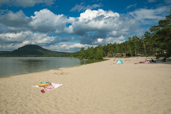 Máchovo jezero a jeho okolí.