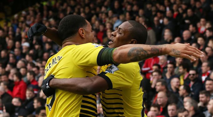 Odion Ighalo a Troy Deeney (Watford)