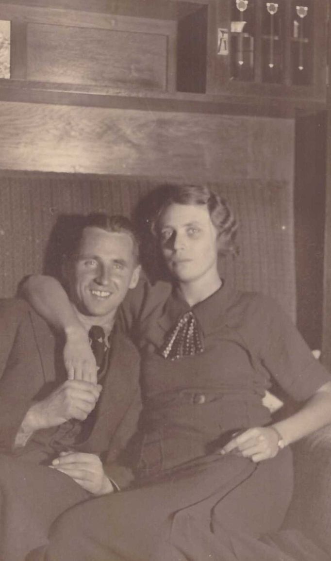 Manželé Vladimír a Jiřina Petřekovi, 1934.