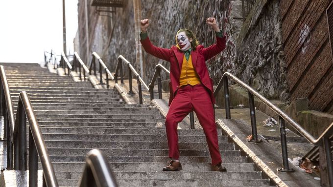 Jokera hraje Joaquin Phoenix.