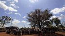 Villagers queue to cast their ballots during a mock-vote for the U.S. presidential elections in the ancestral home of U.S. President Barack Obama in Nyangoma Kogelo, 430 km (367 miles) west of Kenya's capital Nairobi, November 6, 2012. The mock vote was organised by Kenyan comedians. REUTERS/Thomas Mukoya (KENYA - Tags: SOCIETY ELECTIONS POLITICS) Published: Lis. 6, 2012, 9:53 dop.