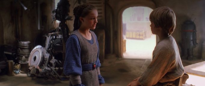 Jake Lloyd jako Anakin Skywalker.