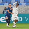 fotbal, kvalifikace Euro 2020 play off - Slovensko - Irsko Callum Robinson in action with Slovakia’s Martin Valjent