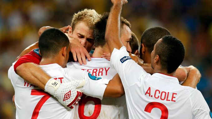 FOTO Rooneyho comeback: Tak poslal Anglii do čtvrtfinále