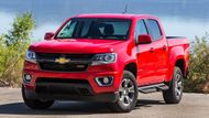 Menším sourozencem Chevroletu Silverado se jmenuje Colorado. Velikostí odpovídá evropské třídě terénních pick-upů a základní model také pohání benzinový čtyřválec 2,5 litru. V nabídce je však také šestiválec 3,6 litru a dokonce turbodiesel 2,8 litru.