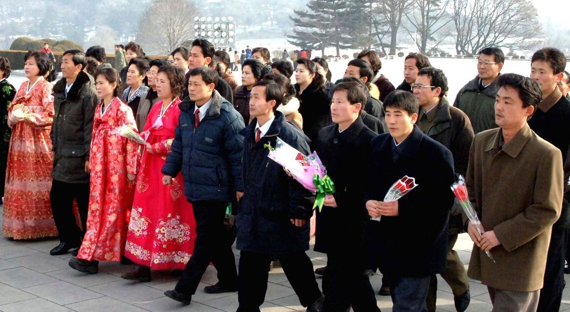 Severní Korea slaví 68. narozeniny svého vůdce Kim Čong-ila