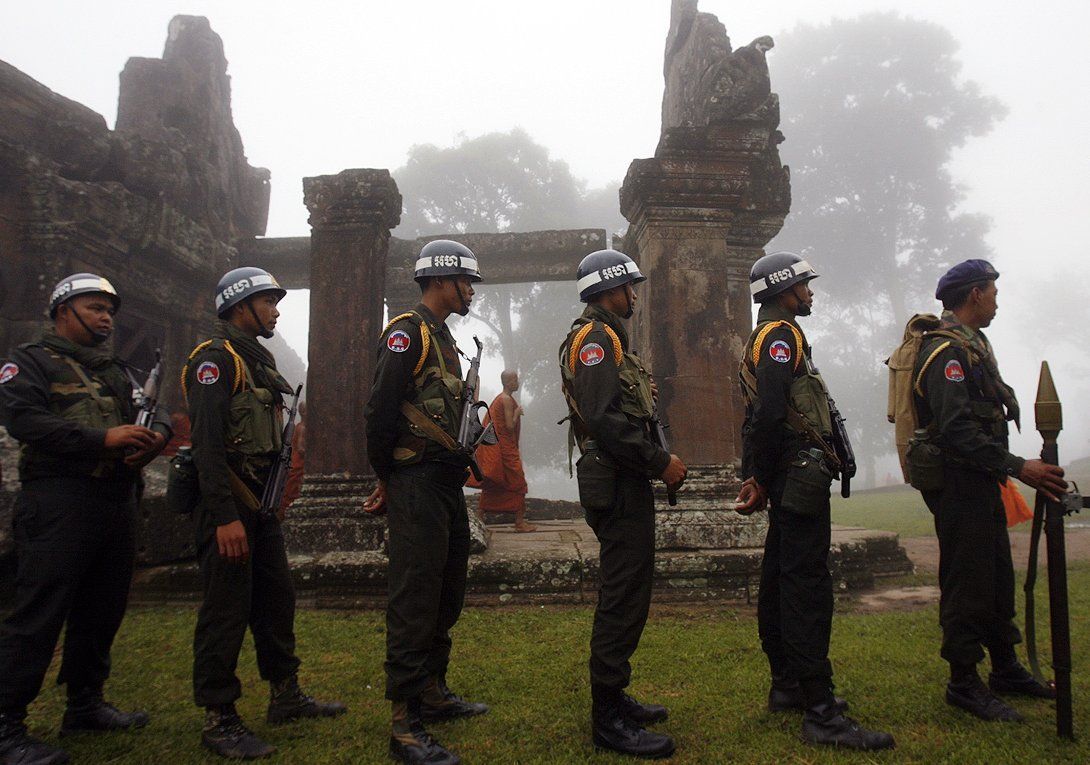 Kambodžští vojáci u chrámu Preah Vihear