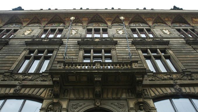 Historická budova bývalé Živnobanky ožije sklem