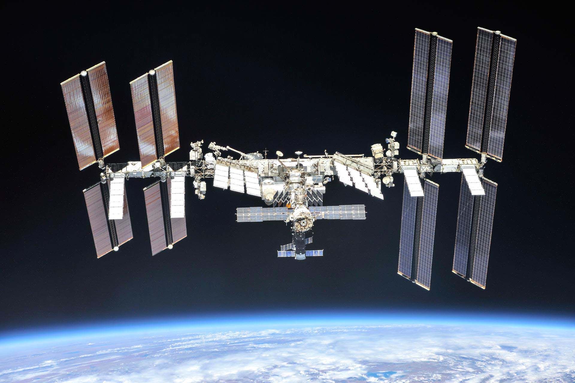 SpaceX, ISS, Dragon, Roskosmos, NASA