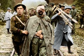 První světová válka v barvě. Brit koloruje historické snímky zákopů i padlých hrdinů