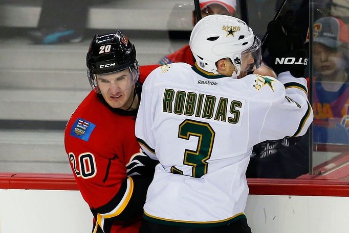 Utkání Calgary proti Dallasu v zámořské NHL.