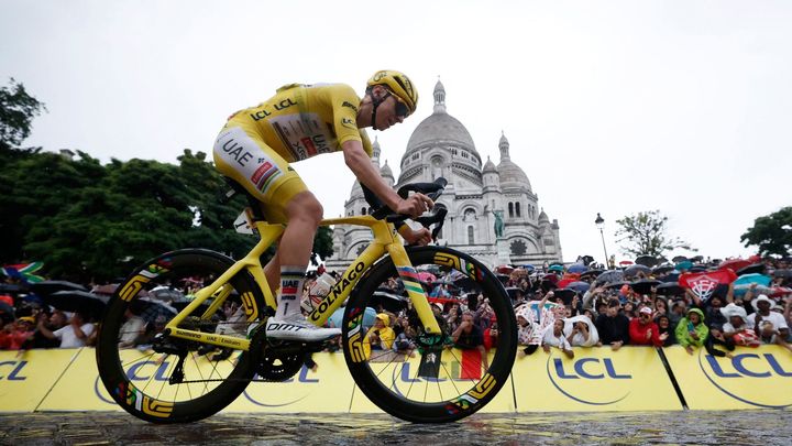 Pogačar počtvrté ovládl Tour de France, poslední etapu v Paříži vyhrál Van Aert; Zdroj foto: Reuters