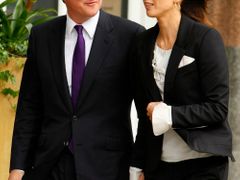 David Cameron s manželkou.