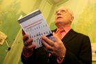 Václav Klaus představil svoji novou knihu Makroekonomická fakta české transformace na semináři Centra pro ekonomiku a politiku minulou středu.
