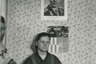 Dagmar Hochová: Jurij Gagarin v šatně žen, 1964