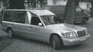 Pohřební karoserii Mercedesu W 124 zhotovila firma Melich.