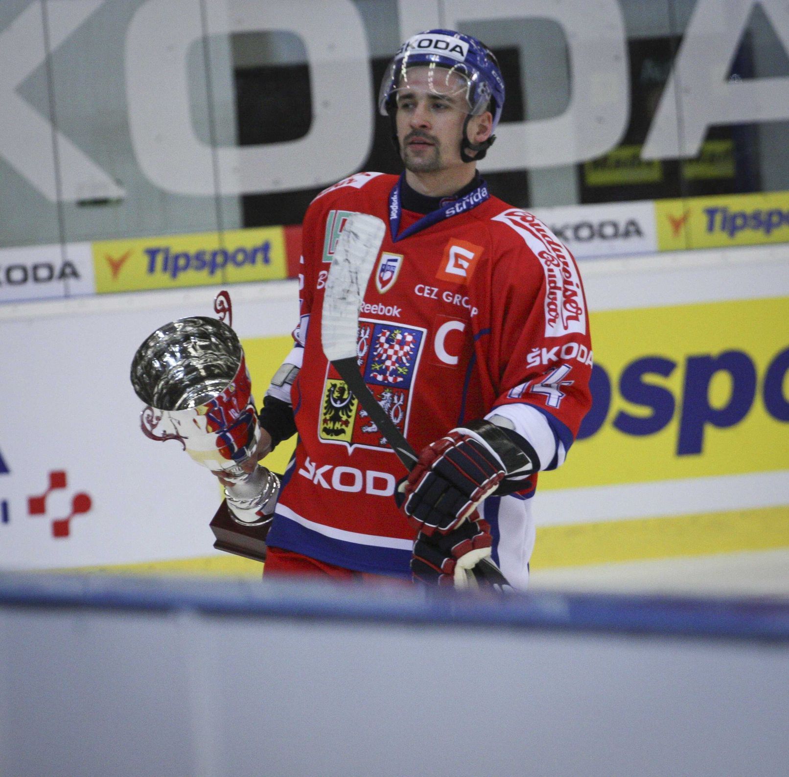 Tomáš Plekanec s trofejí pro vítěze EHT