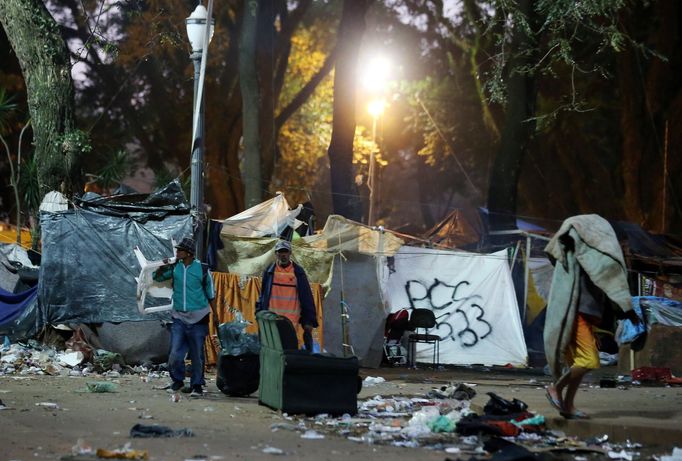 Policie v Sao Paulu likviduje čtvrti obsazené narkomany a bezdomovci.