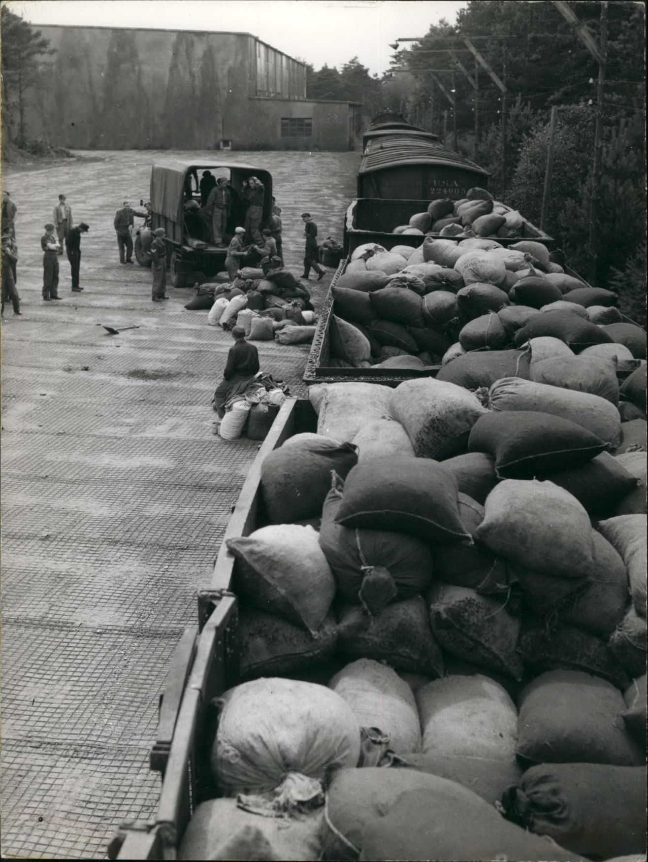 Fotogalerie / Blokáda Berlína 24.6. 1948 / 70. let výročí / ČTK /  18