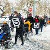 Handicapovaní, vozíčkáři, postižení - demonstrace, pátý stupeň péče