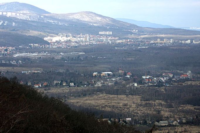 Dole u dolu Černice, dále Jiřetín a Litvínov, tady chce Czech Coal zanechat svou stopu.