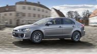 Mitsubishi letos zdražilo svůj Lancer Sportback minimálně na 353 750 korun. Základní verzi pohání benzinová šestnáctistovka a nechybí nezbytnosti jako klimatizace nebo rádio.