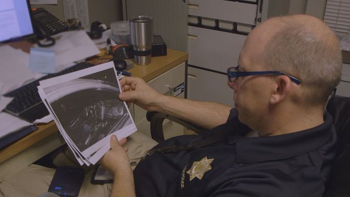 Záběr z dokuseriálu Prvních 48 hodin. Díl s názvem Když láska zabíjí a život vojáka.