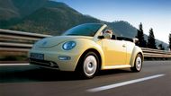 Volkswagen New Beetle Cabriolet (2003) - Stefani se podílel i na přípravě otevřené verze modelu New Beetle, který byl moderní obdobou nejdéle prodávaného vozu v historii. Takový úspěch ale neměl.