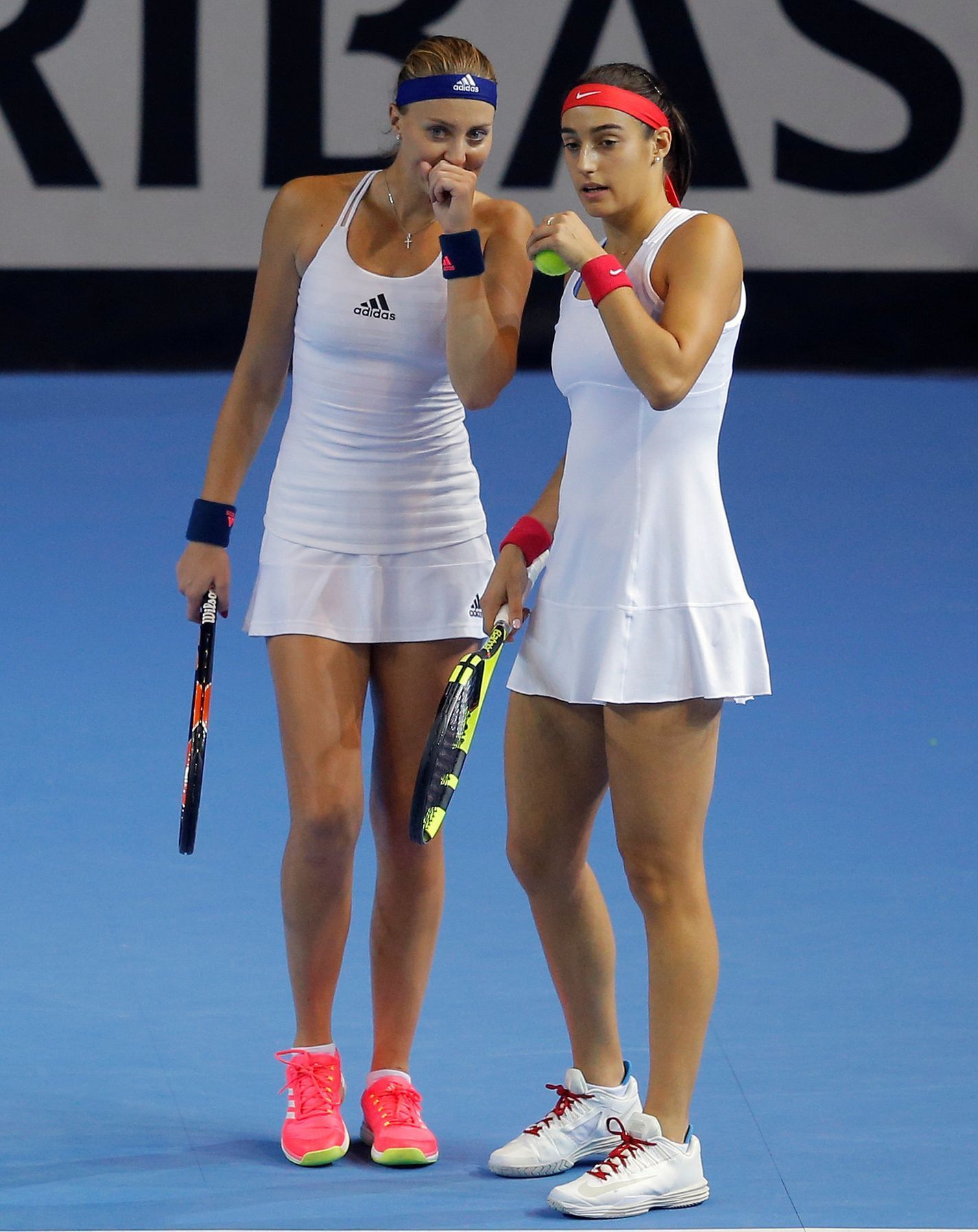 Kristina Mladenovicová a Caroline Garciaová ve finále Fed cupu 2016