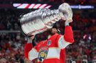 Hotovo. Florida obhájila vítězství ve Stanley Cupu, slaví i Češi Nosek s Vaněčkem