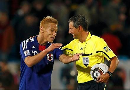 Keisuke Honda v pozitivní rozmluvě
