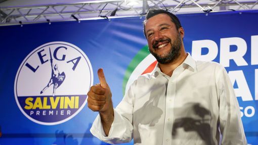Italský vicepremiér Matteo Salvini slaví úspěch ve volbách do Evropského parlamentu.