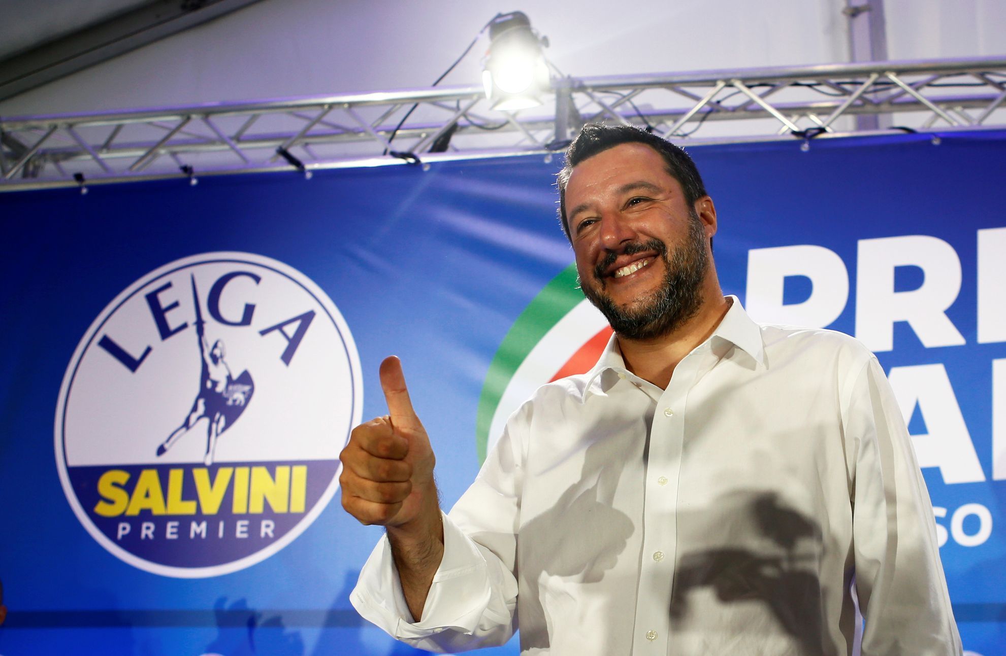 Italský vicepremiér Matteo Salvini slaví úspěch ve volbách do EP