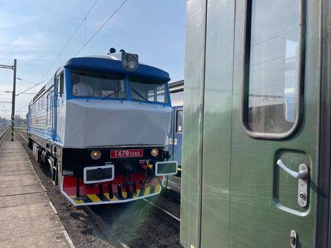 Tenhle vlak není pro chudé. Výletní jízdy masivně zdražují, na vině je systém ETCS