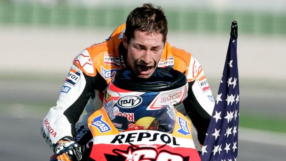 Nicky Hayden se stal šampionem MotoGP v roce 2006, i když za svou kariéru vyhrál jen tři Velké ceny. Čtvrtý triumf v závodě přidal v MS superbiků.