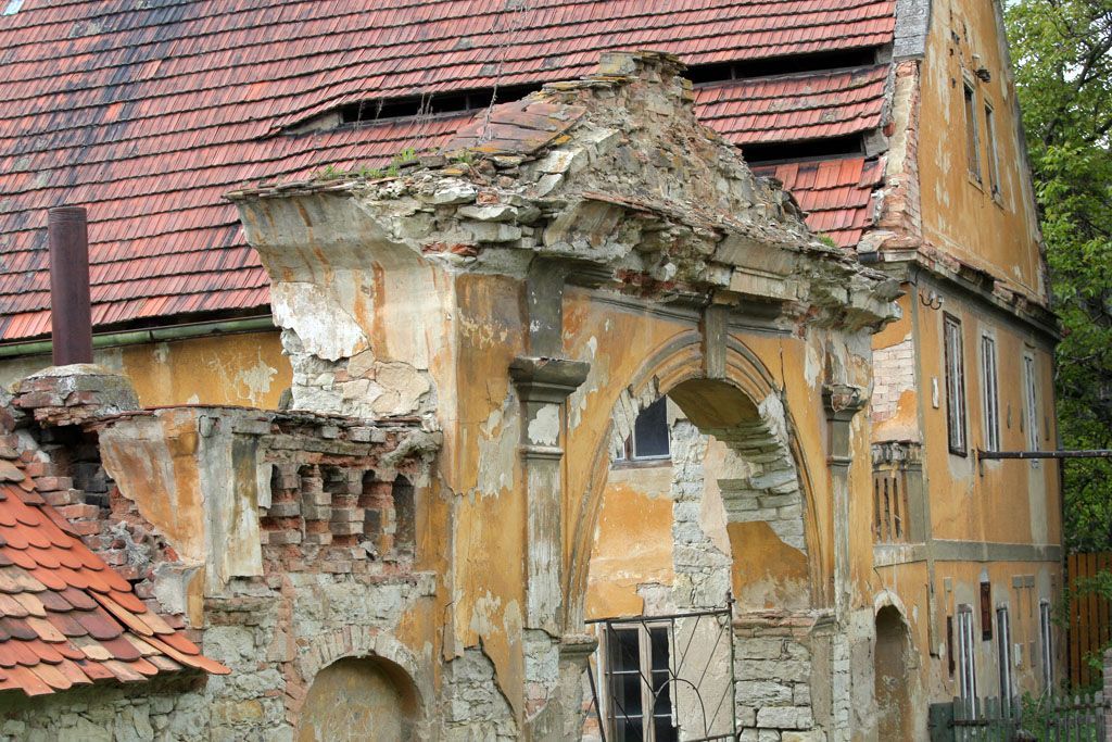 Památné ruiny severočeské. Čejkovice, okres Chomutov
