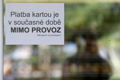 Cashback, den první: Prodejna nebrala karty