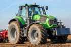 Prohlédněte si nejprodávanější traktory v Česku. Kraluje jim Zetor, daří se i John Deeru