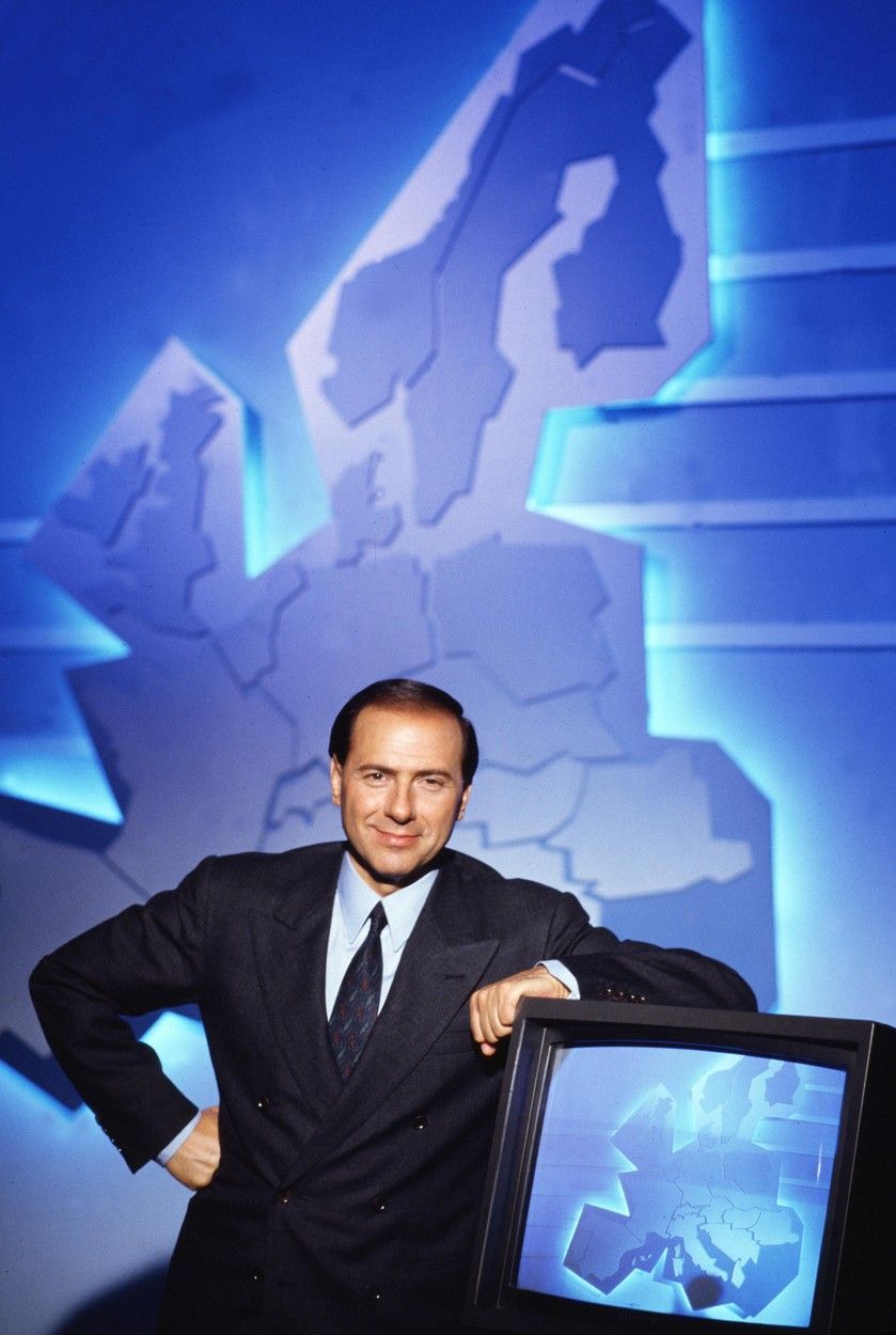 Silvio Berlusconi, politik, Itálie, Zahraničí
