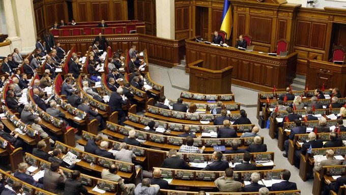 Nejvyšší rada, jak se parlament Ukrajiny nazývá, má od úterka nového předsedu i vládní koalici
