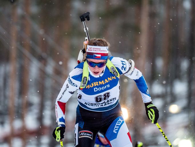 Jessica Jislová ve sprintu SP v Kontiolahti