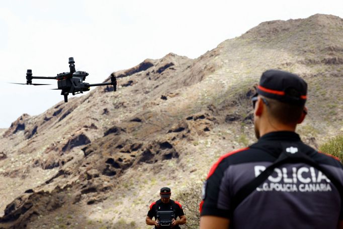 Španělská policie hledala zmizelého Slatera pomocí dronů. Neúspěšně.