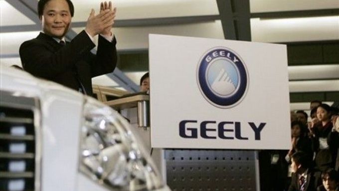 Čínská automobilka Geely kupuje další dva zahraniční automobilové výrobce.