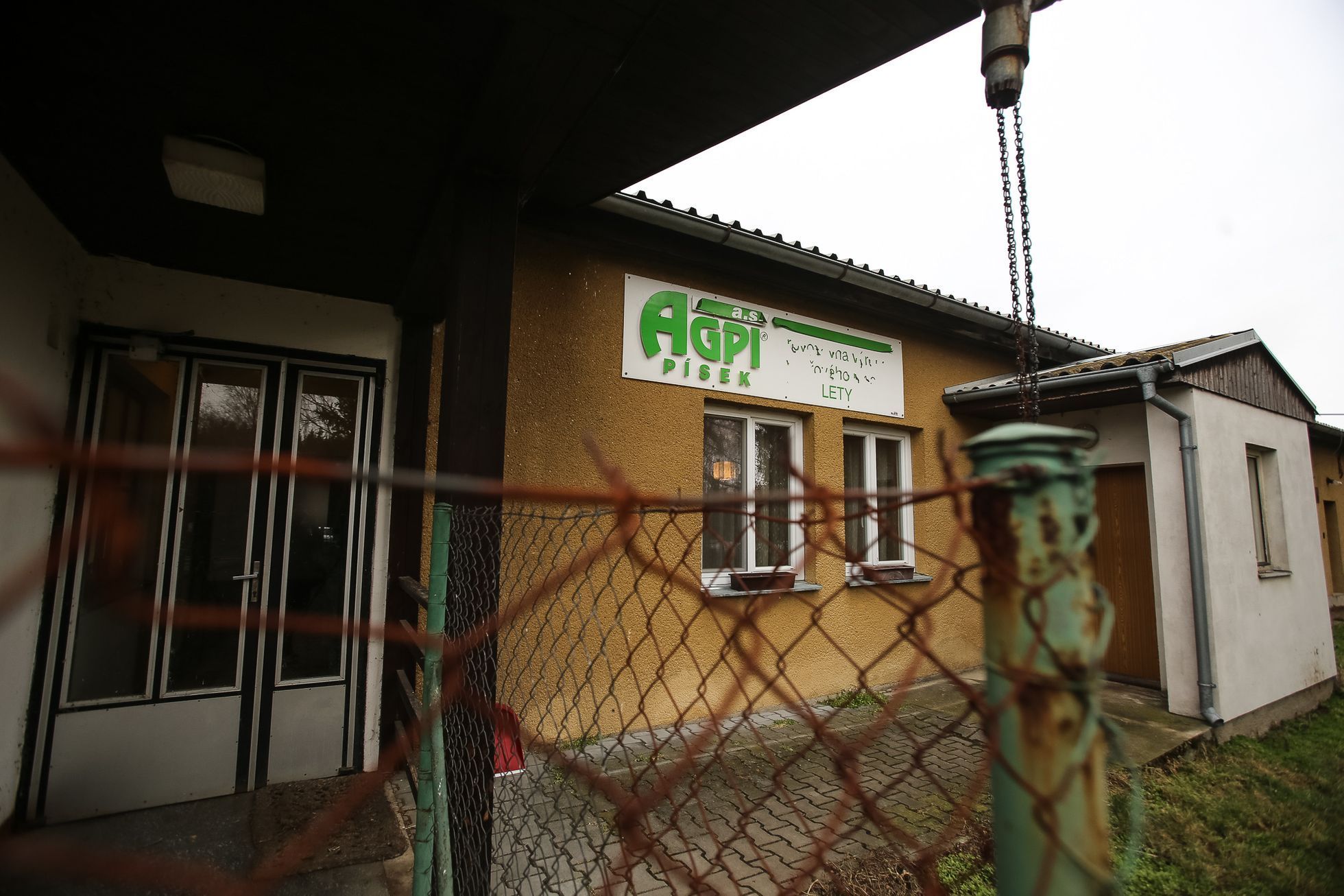 Z vepřína v Letech firmy AGPI odvážejí poslední prasata, 14.3.2018