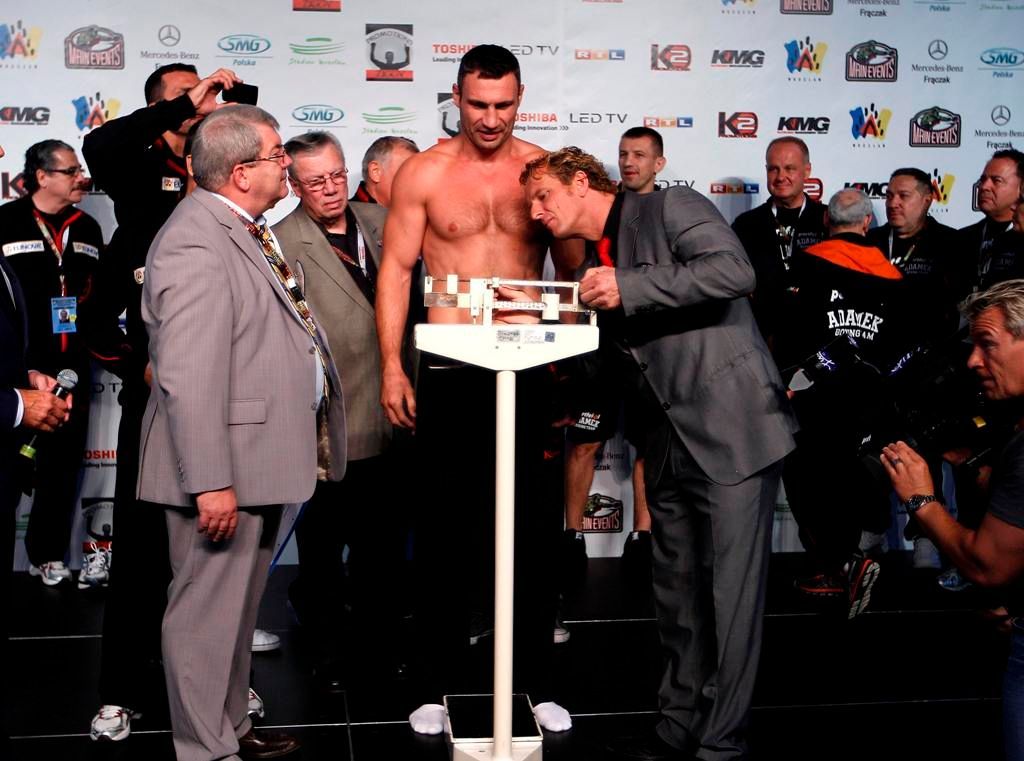 Kličko vs Adamek: vážení