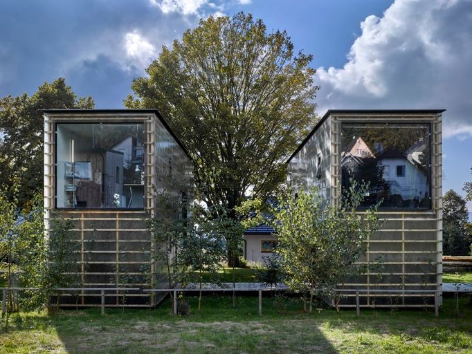 Za dvojdům nazvaný Zen-Houses získal Petr Stolín a Alena Mičeková Českou cenu za architekturu v roce 2016.