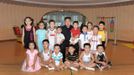 North Korean leader Kim Jong-Un (C) visits Kyongsang Kindergarten in Pyongyang in this undated picture released by the North's KCNA July 15, 2012. REUTERS/KCNA (NORTH KOREA - Tags: POLITICS) THIS IMAGE HAS BEEN SUPPLIED BY A THIRD PARTY. IT IS DISTRIBUTED, EXACTLY AS RECEIVED BY REUTERS, AS A SERVICE TO CLIENTS. NO THIRD PARTY SALES. NOT FOR USE BY REUTERS THIRD PARTY DISTRIBUTORS Published: Čec. 15, 2012, 8:18 dop.