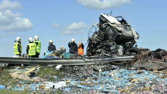 Autobus plný českých turistů se srazil s kamionem