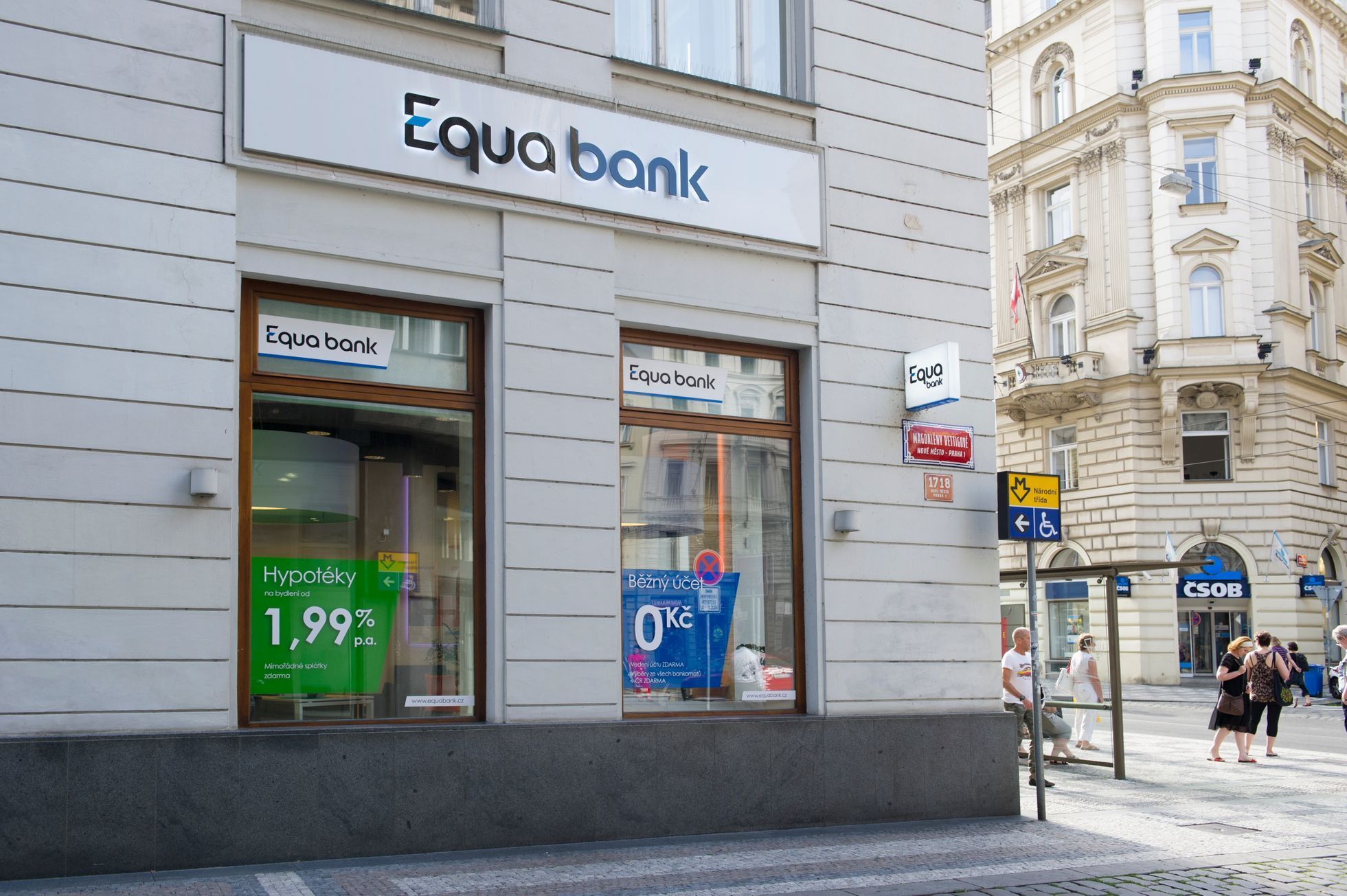 ilustrační fotografie, banka, Equa bank, bankomat, 2017